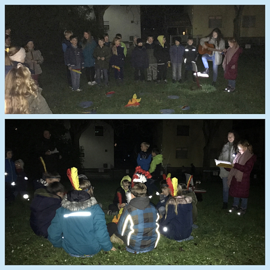 Bilder der Aufführung der Klasse 4 und der vorgetragenen Lieder. Die Veranstaltung war am Abend im Dunkeln auf der Schulwiese vor dem Schulgebäude.